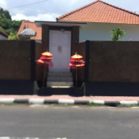 Queen Guest House Tulamben Exterior photo