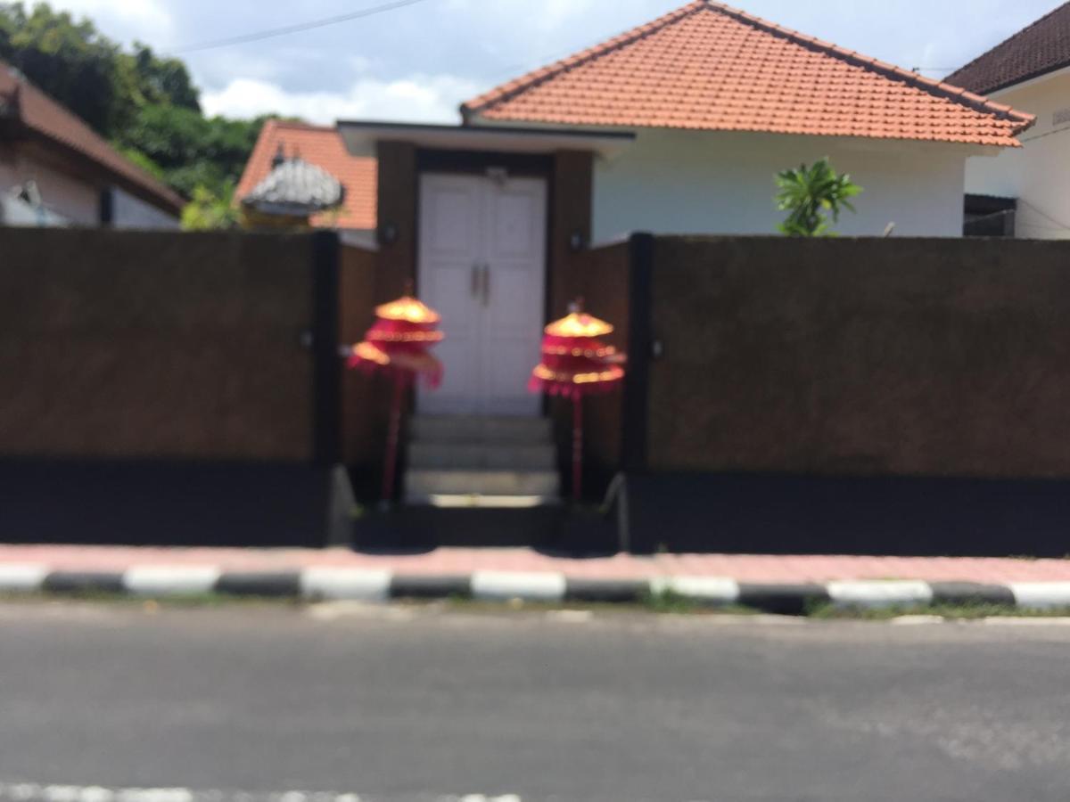 Queen Guest House Tulamben Exterior photo