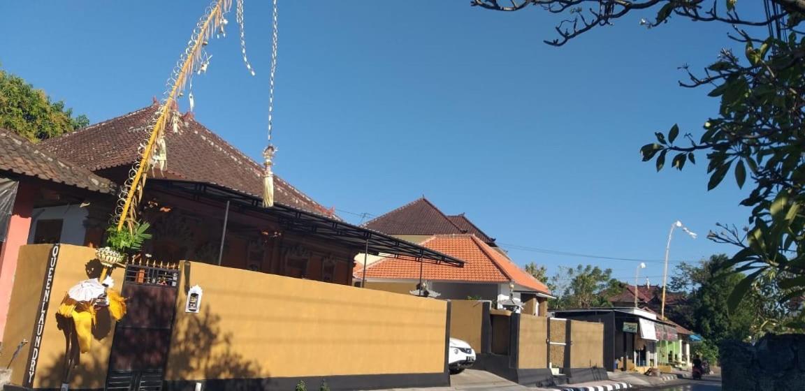 Queen Guest House Tulamben Exterior photo
